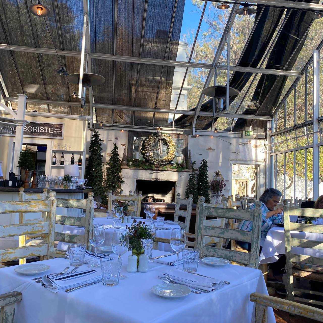 Friendsgiving Table Decor & Girlfriend Brunch Ideas in Greenhouse