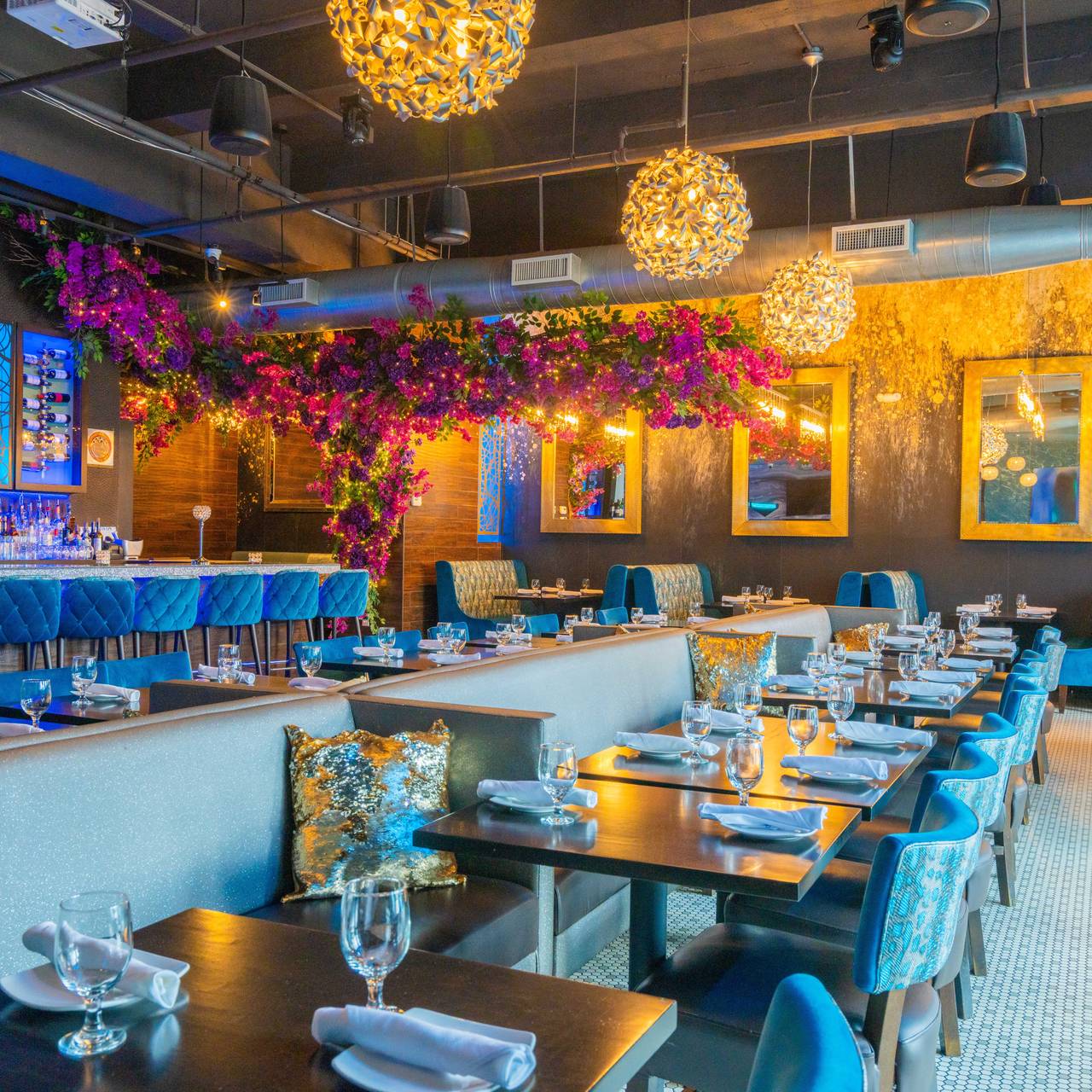 Revel Restaurant Garden City Reviews Fasci Garden