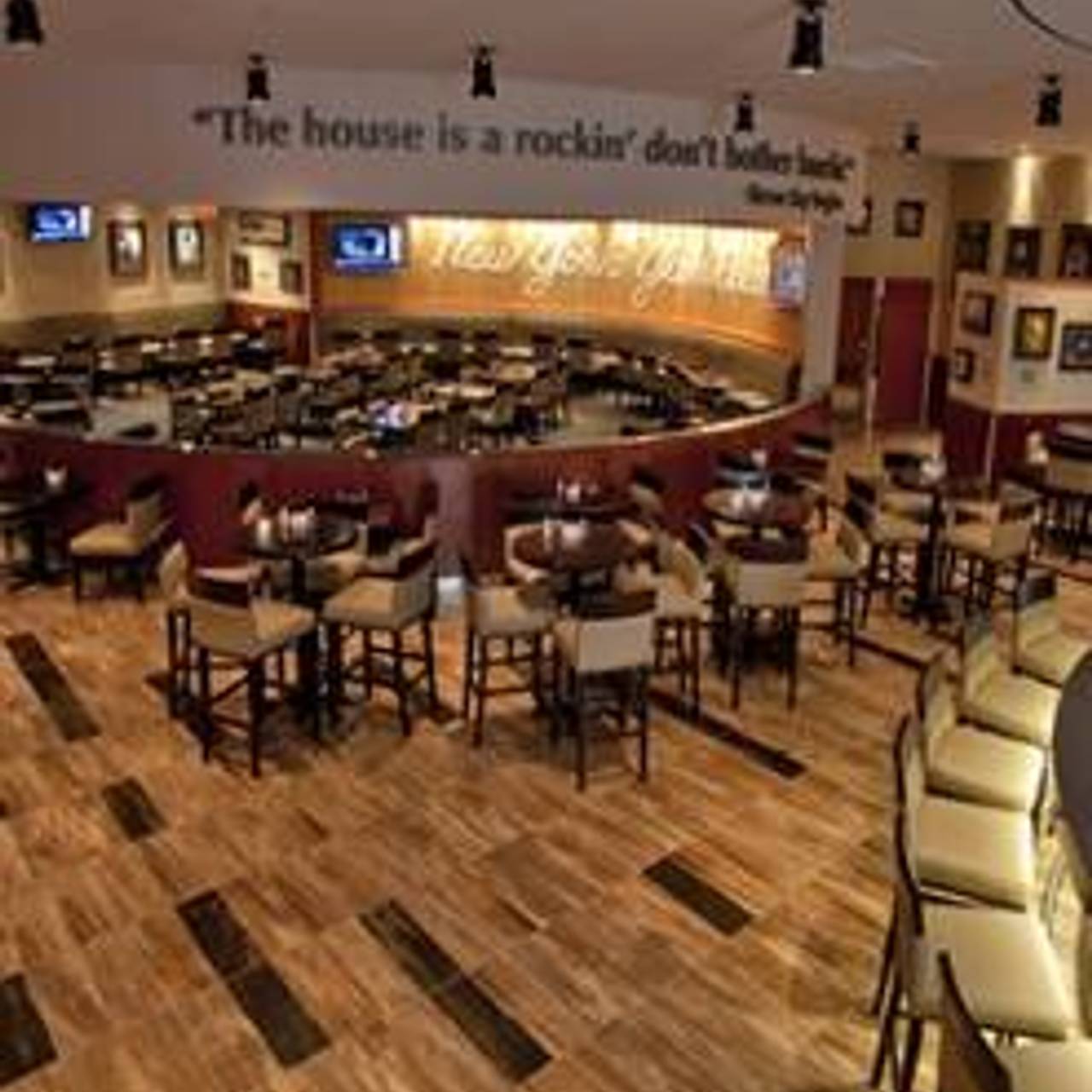 Hard Rock Cafe Yankee Stadium Restaurant Bronx Ny Opentable Hard Rock Cafe Yankee Stadium Bronx Ny