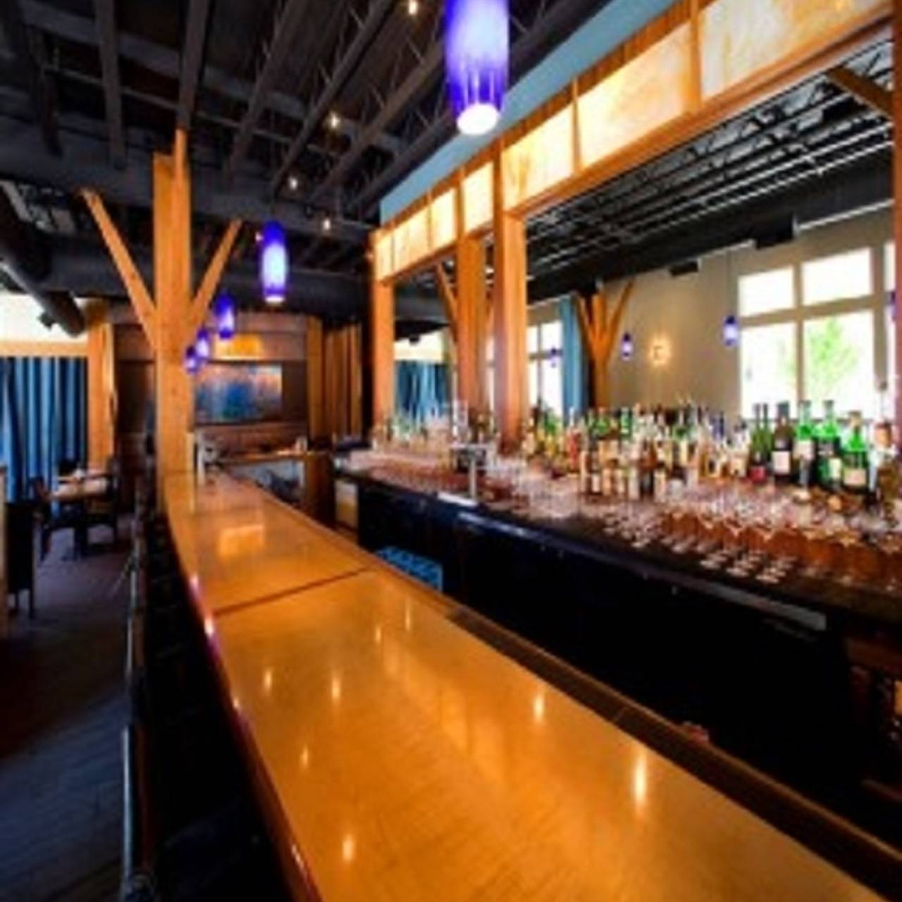 Celilo Restaurant Bar Hood River Or Opentable Celilo Restaurant Bar Hood River