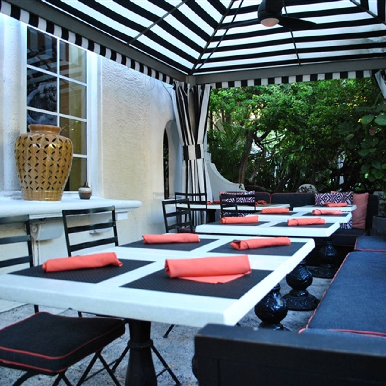 660 At The Anglers Restaurant Miami Beach Fl Opentable 660 At The Anglers Miami Beach Fl