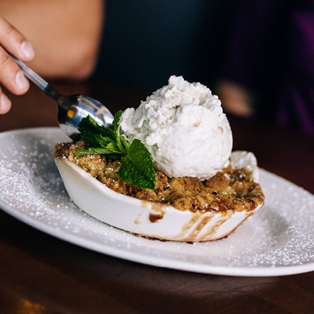 Yard House Miami South Beach Restaurant Fl Opentable Banana Beery Rum Macadamia Nut Crumble Yard House Miami South Beach