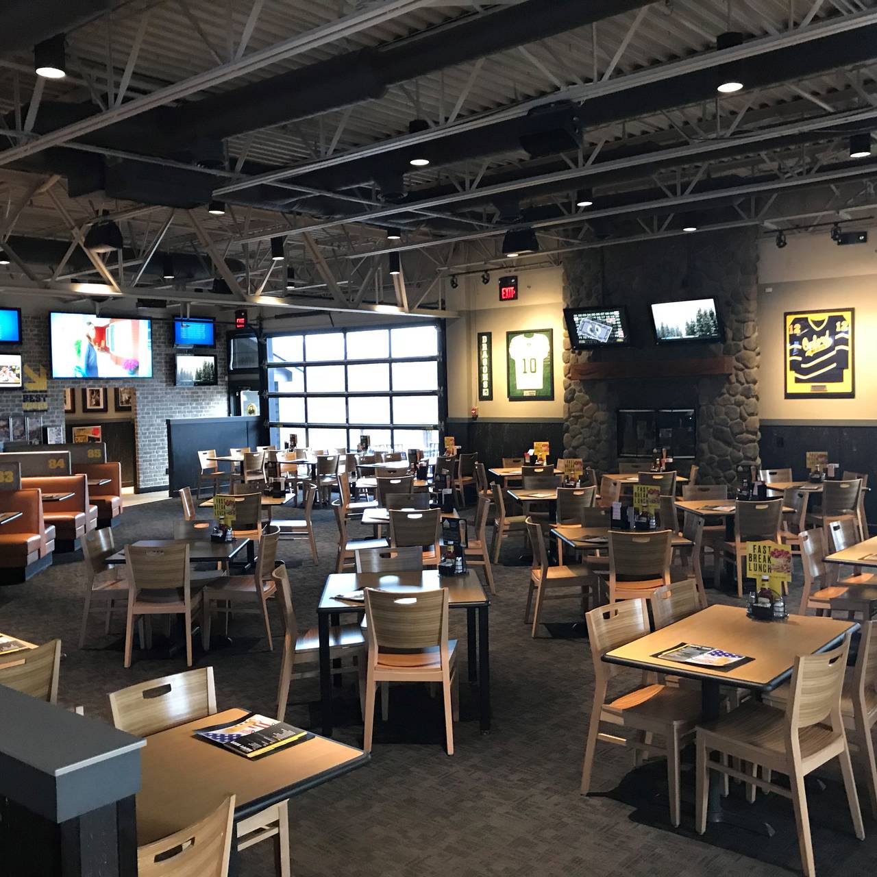 Buffalo Wild Wings Lake Orion Restaurant Mi Opentable