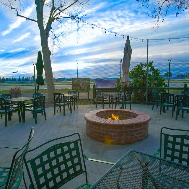 94th Aero Squadron Van Nuys Updated 2024, American Restaurant in