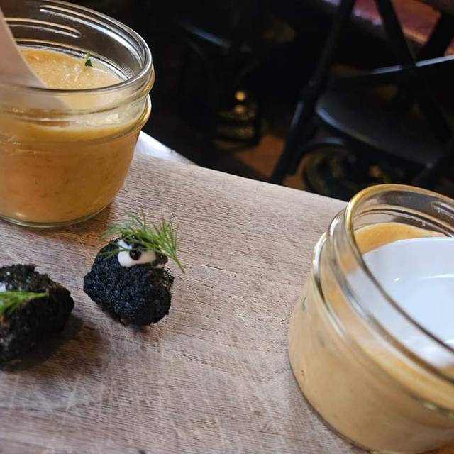 Ferris' Upstairs Seafood and Oyster Bar, Victoria. Restaurant Info