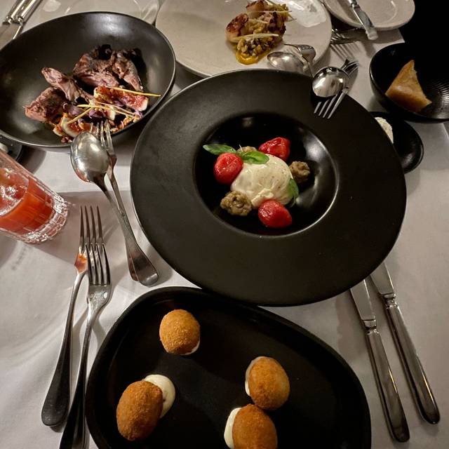 Hotels near Rod Laver Arena KAYAK