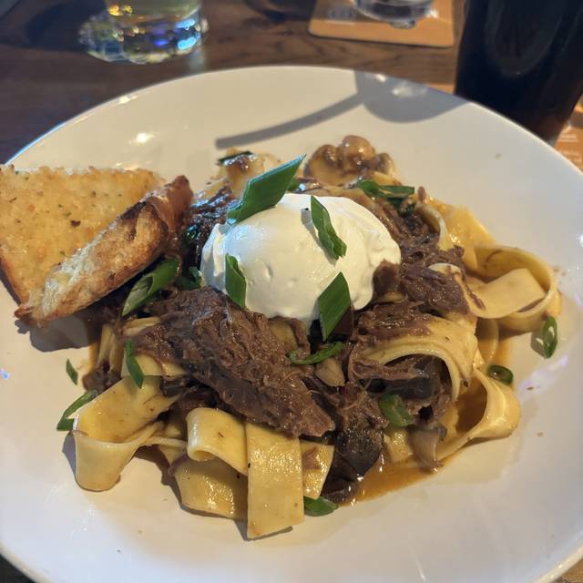 Rusty Bucket Rookwood, Cincinnati. Restaurant Info, Reviews, Photos