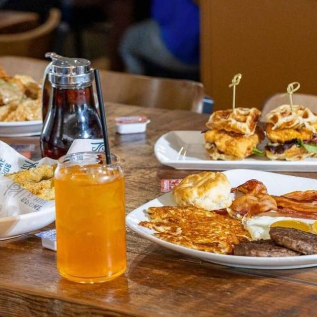 Spoke & Hub Actualizado en 2024, restaurante estadounidenses en Baton