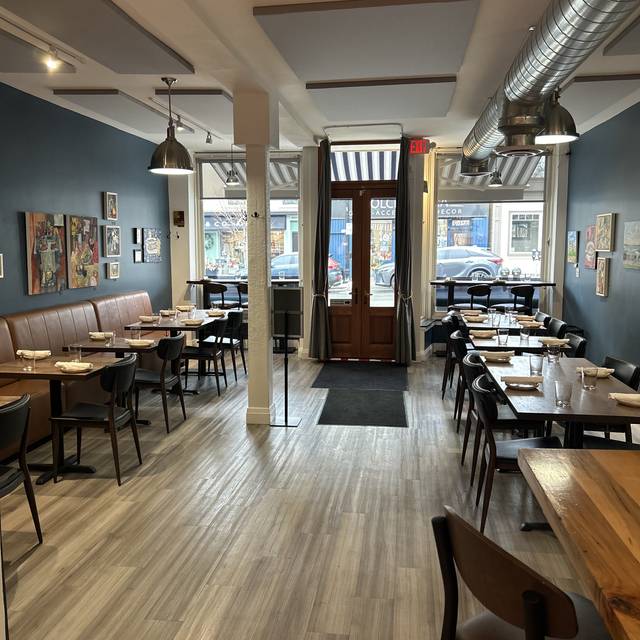 Pinbones Fish Market Restaurant - Hamilton, ON | OpenTable