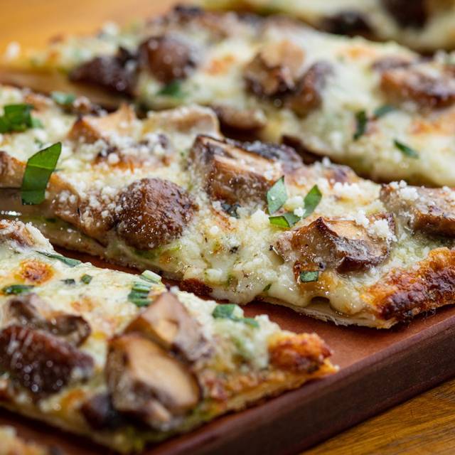 Cooper’s Hawk Winery & Restaurant Lee’s Summit Lee's Summit, MO