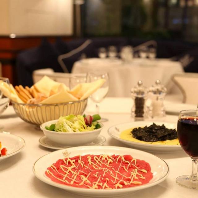 C London London, OpenTable