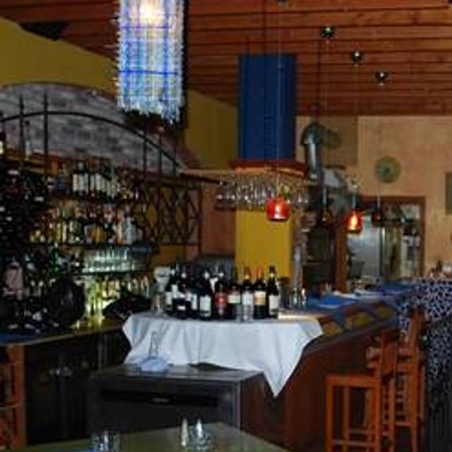 25 Restaurants Near E Needle Opentable La Vita E Bella