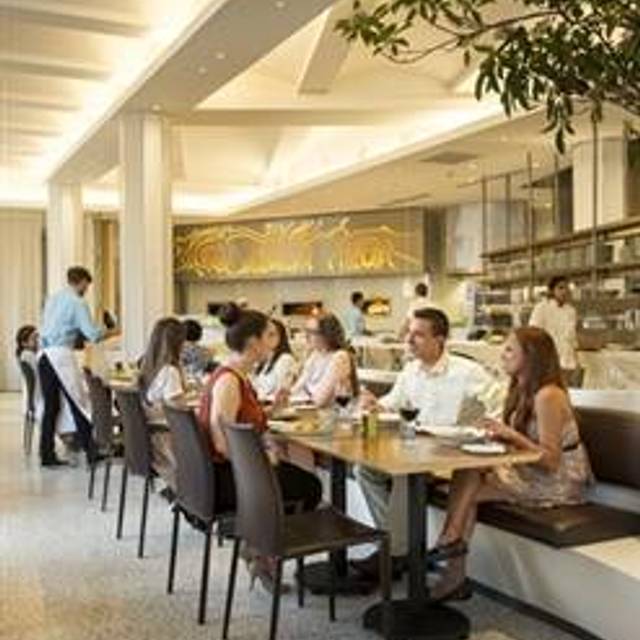 40 Restaurants Near Macy S 34th Street New York City Opentable