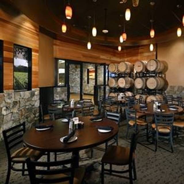 10 Restaurants Near Indian Hill Opentable Cooper S Hawk Winery Restaurant Cincinnati