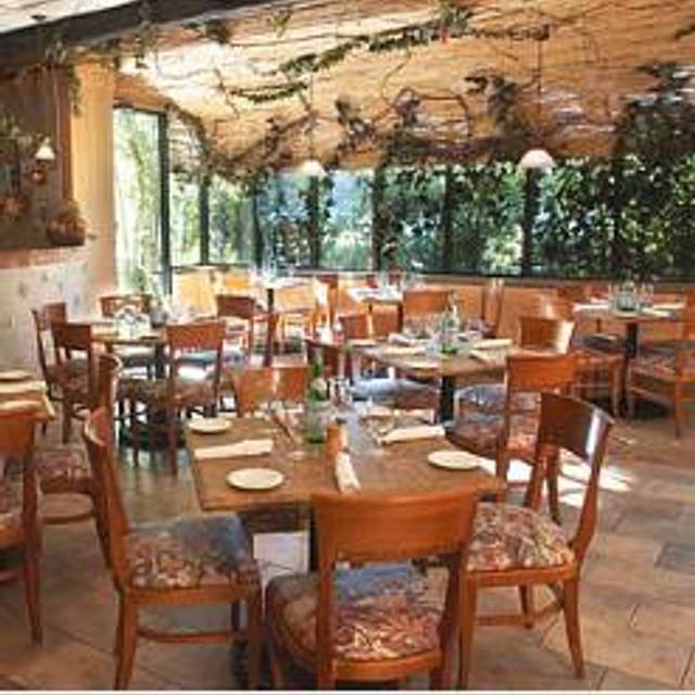 10 Restaurants Near Best Western Plus Fairfield Executive Inn 39 Restaurants Available Nearby