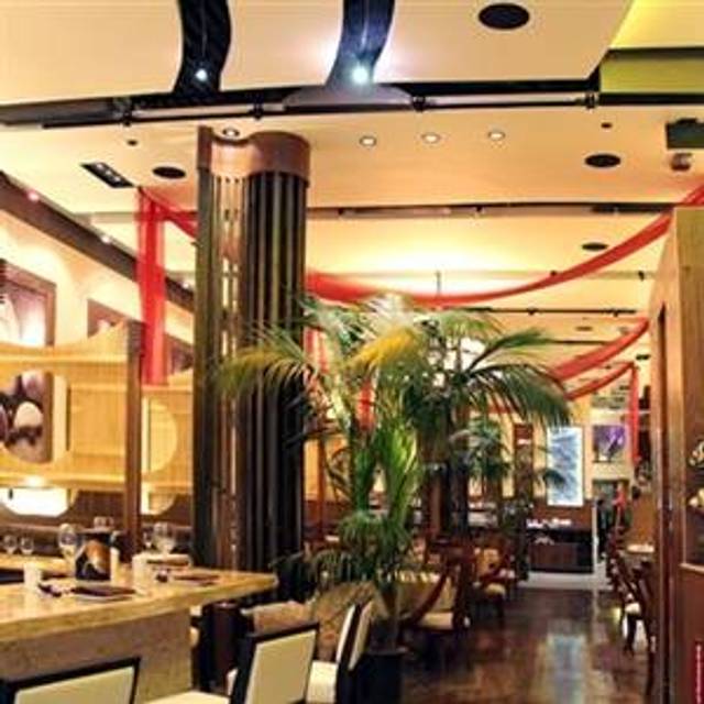 10 Restaurants Near Syosset Woodbury Park Opentable Moca Asian Bistro Woodbury