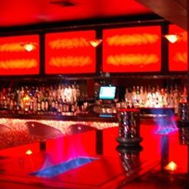 10 Restaurants Near Paramus Park Ping Center Opentable Mantra Restaurant