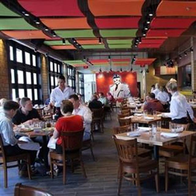 10 Restaurants Near Des Moines Marriott Downtown Opentable