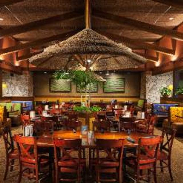 10 Restaurants Near Woodbridge Center Mall Ping Opentable Bahama Breeze Woodbridge Center