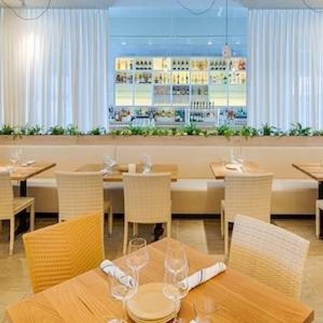 10 Restaurants Near Bethesda North Marriott Hotel Conference Summer House North Bethesda