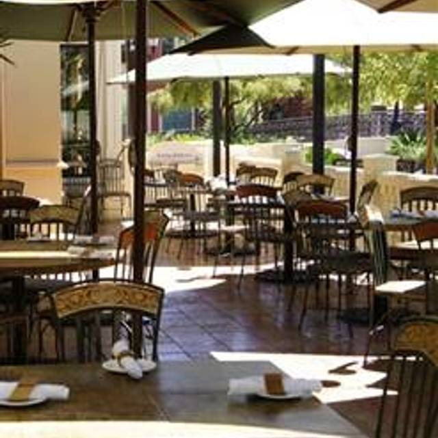 10 Restaurants Near Town Square Las Vegas Opentable Tommy Bahama Restaurant Bar Las Vegas