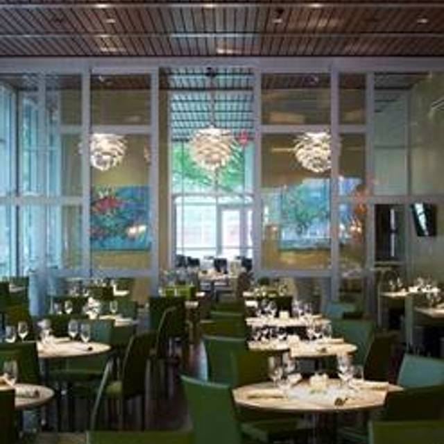 33 Restaurants Near Discovery Green Park Opentable 33 Restaurants Available Nearby The Grove
