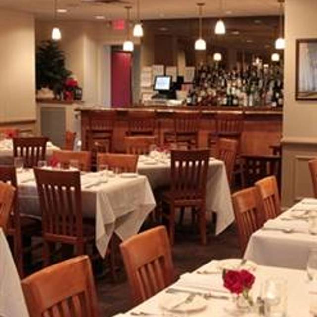 10 Restaurants Near Maplewood Station Opentable Verjus Restaurant