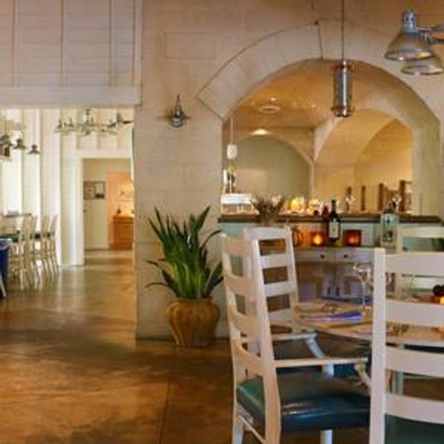 10 Restaurants Near Coconut Point Mall Opentable Tarpon Bay At The Hyatt Regency Coconut Point Resort Spa
