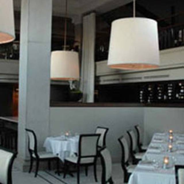 10 Restaurants Near Chattanooga Marriott Downtown Opentable St John S Restaurant