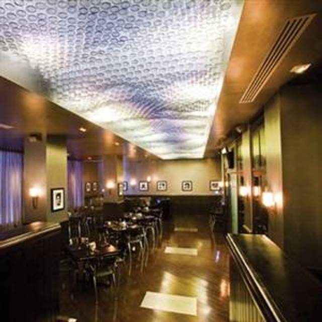 28 Restaurants Near Southwood Golf Club Opentable Shula S 347 Grill Hotel Duval Tee