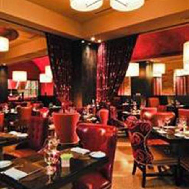 10 Restaurants Near Monorail Las Vegas Convention Center Station Envy The Steakhouse At Renaissance Las Vegas