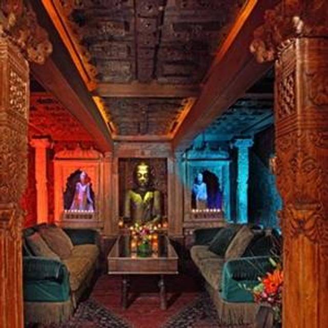 10 Restaurants Near House Of Blues Foundation Room Opentable Foundation Room House Of Blues Las Vegas