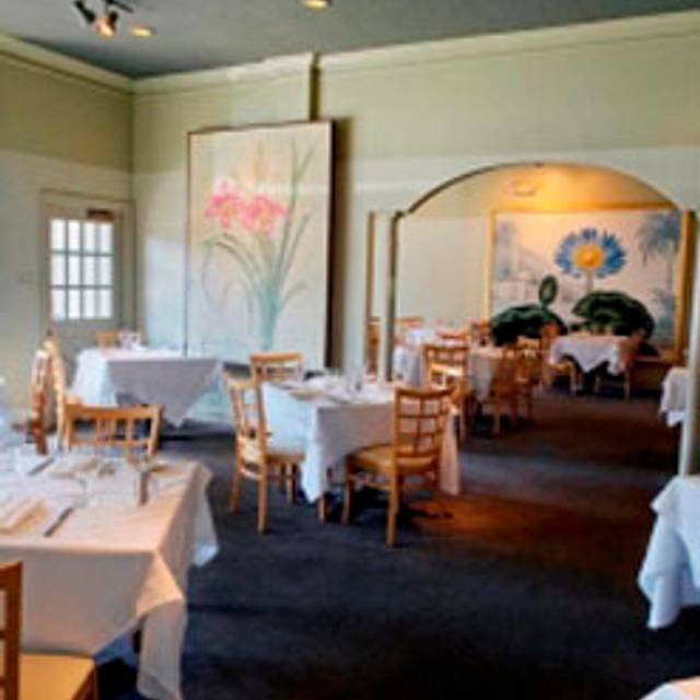 10 Restaurants Near Grand Bohemian Hotel Mountain Brook Autograph Daniel George Restaurant And Bar