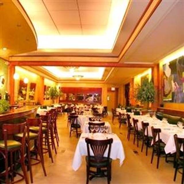 10 Restaurants Near Museum Of Biblical A Opentable Gabriel S Bar Restaurant