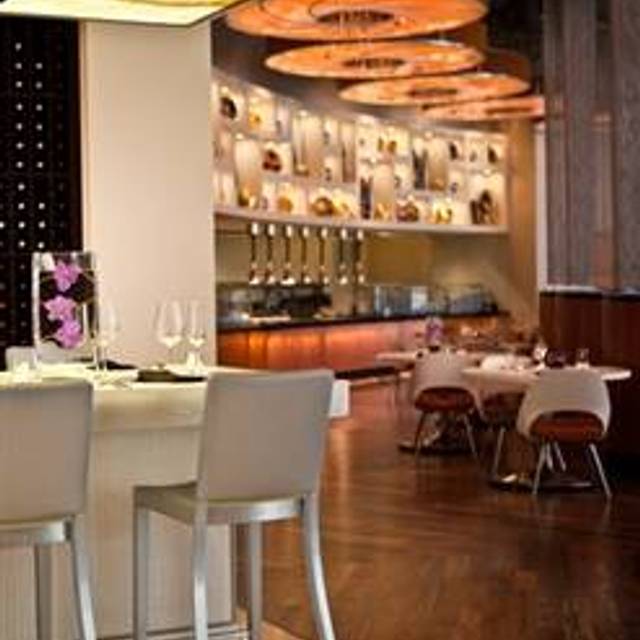 Socci at the Renaissance Arlington Capital View Hotel Restaurant