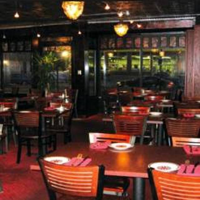 17 Restaurants Near Dcu Center Arena Convention Opentable