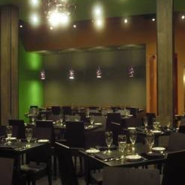 10 Restaurants Near Flatiron Crossing Mall Ping Center Opentable