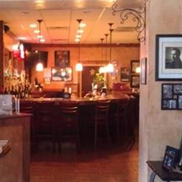 10 Restaurants Near Kings Island Opentable Pitrelli S Restaurant