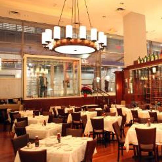 10 Restaurants Near Hilton Times Square Opentable 77 Restaurants Available Nearby Wolfgang S Steak House Times Square
