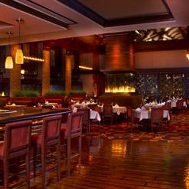 10 Restaurants Near Kennedy Mall Opentable Woodfire Grille At Diamond Jo Dubuque