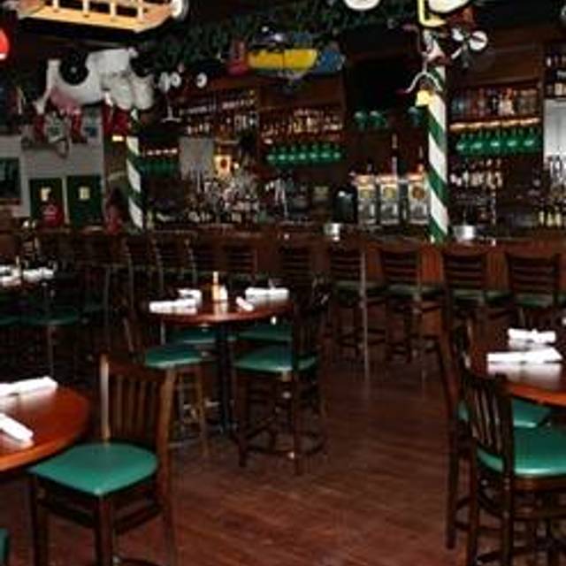 36 Restaurants Near The High Roller Opentable Carlos N Charlie S Las Vegas