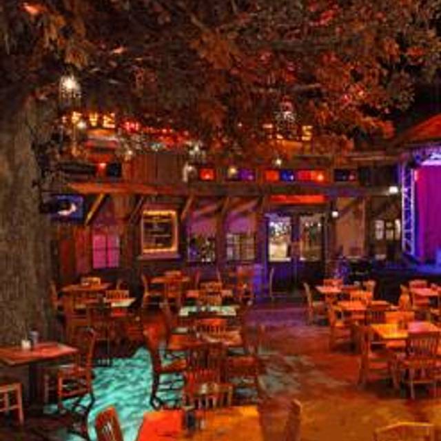 17 Restaurants Near Four Seasons Hotel Las Vegas Opentable House Of Blues Restaurant Bar Las Vegas