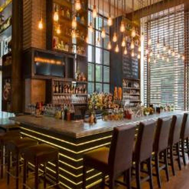 10 Restaurants Near American Airlines Center Opentable Cook Hall Dallas