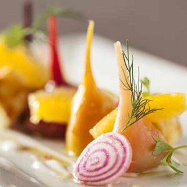 10 Restaurants Near Bronx Park Opentable Hudson Garden Grill At The New York Botanical