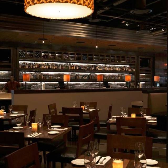 Paul Martin's American Grill El Segundo Restaurant El Segundo, CA