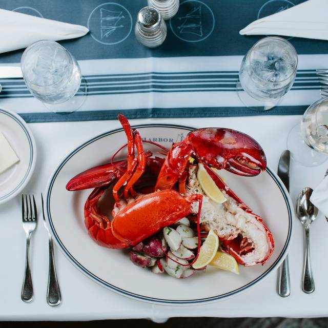 Harbor House Restaurant Milwaukee Wi Opentable Harbor House Milwaukee Wi