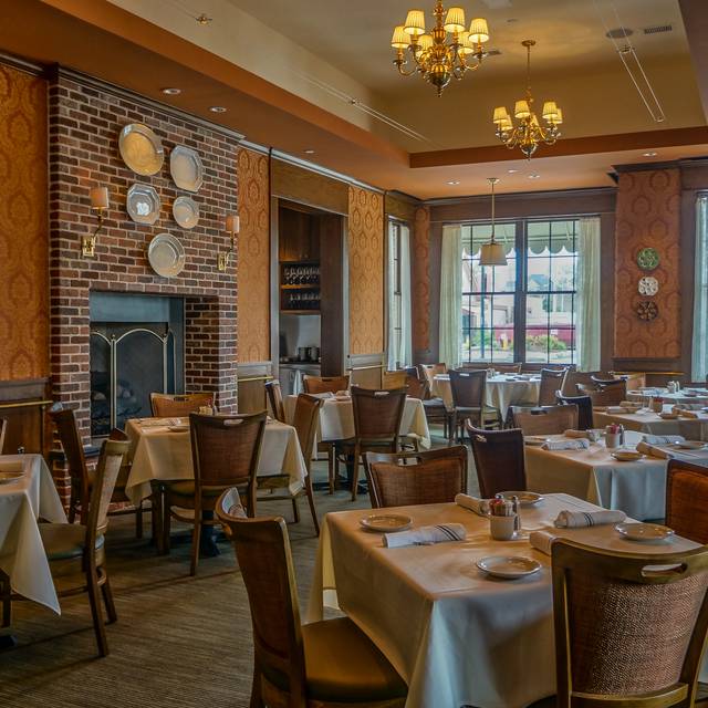 18 Restaurants Near Greenway Plaza Ping Center Opentable