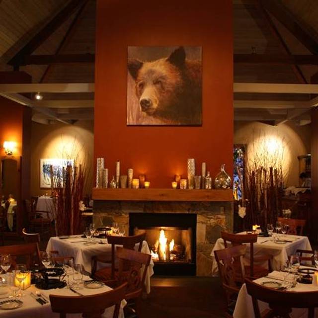 Best Restaurants In Whistler Village Opentable The Chalet And Clubhouse At Fairmont Golf Course