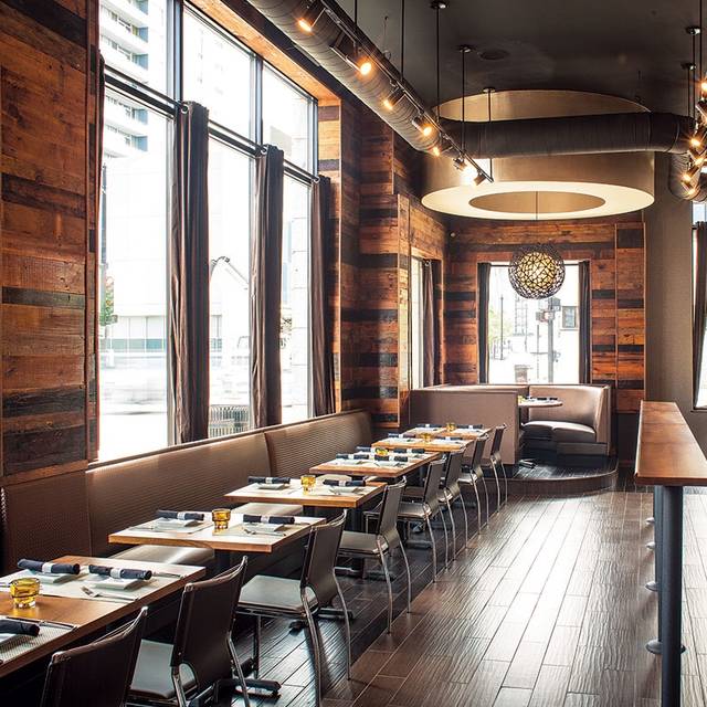 Más, Chicago, IL Más, Chicago, IL