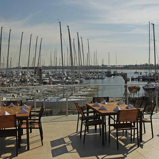 sandringham yacht club harbour view restaurant